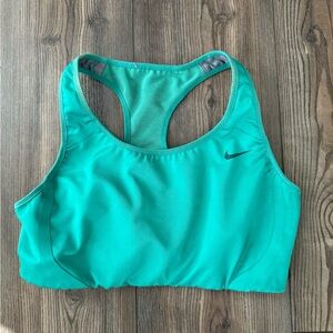 Nike sports bra size medium